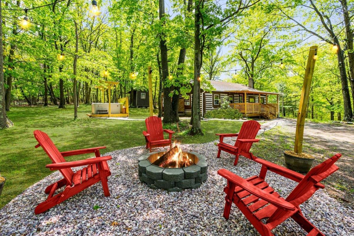 Modernized Log Cabin W Hot Tub Fire Pit & Views Berkeley Springs Zewnętrze zdjęcie