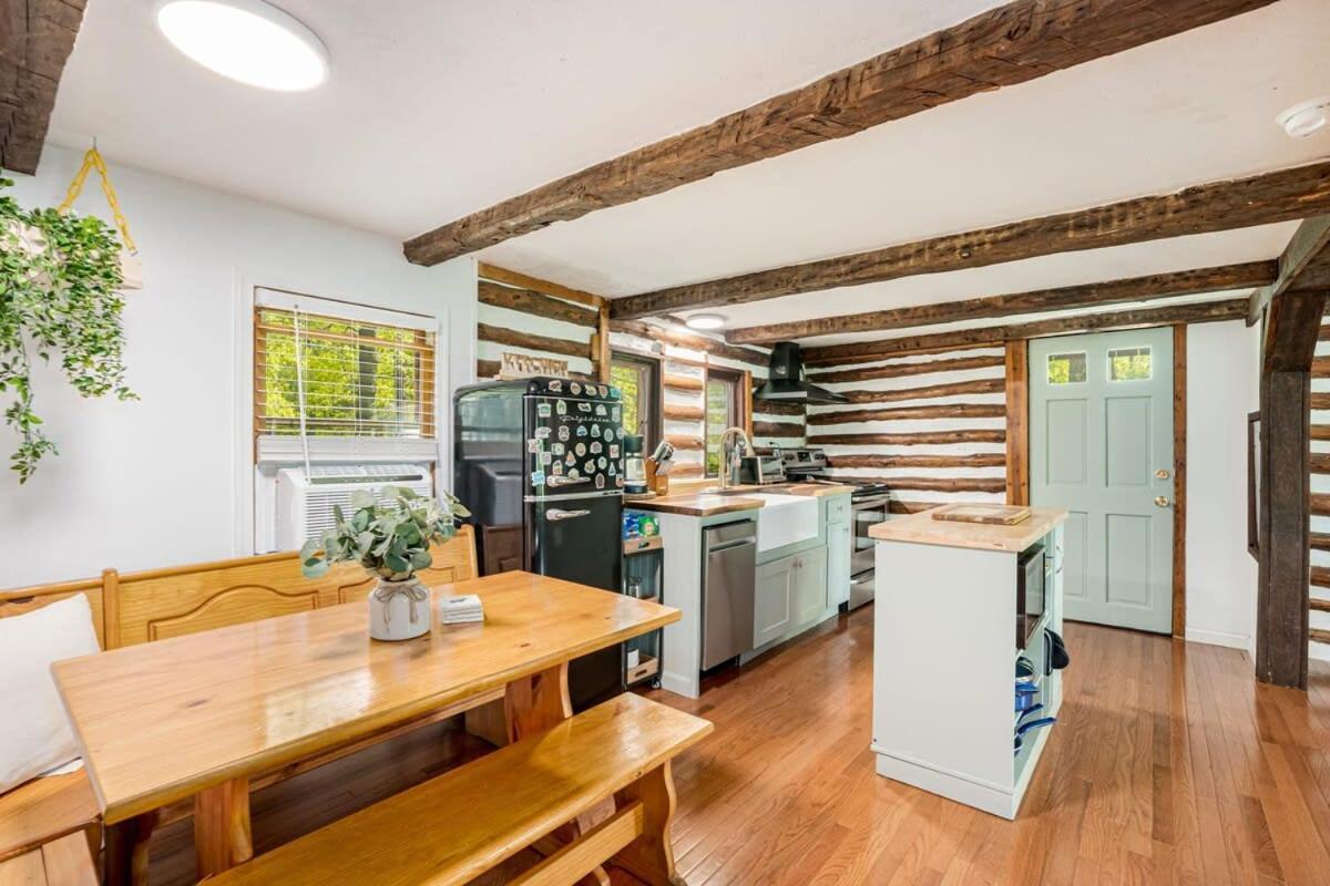 Modernized Log Cabin W Hot Tub Fire Pit & Views Berkeley Springs Zewnętrze zdjęcie
